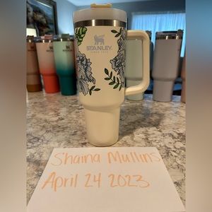 Cream floral Stanley cup 40 oz